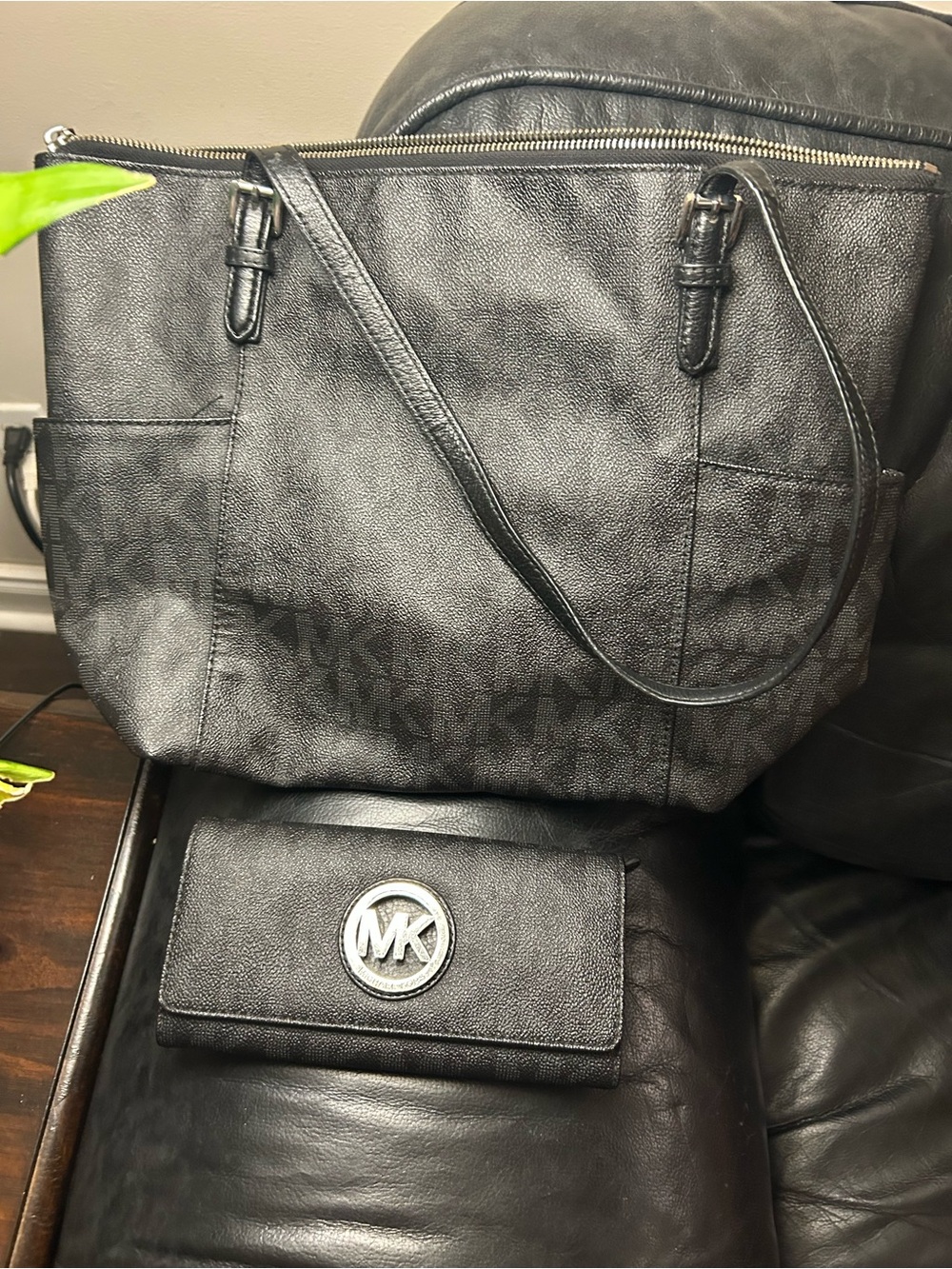 Michael Kors Black Signature Tote with Matching Wallet Set